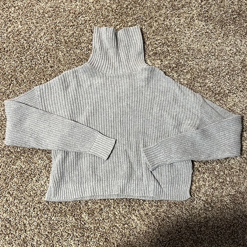 Gray turtleneck cropped sweater